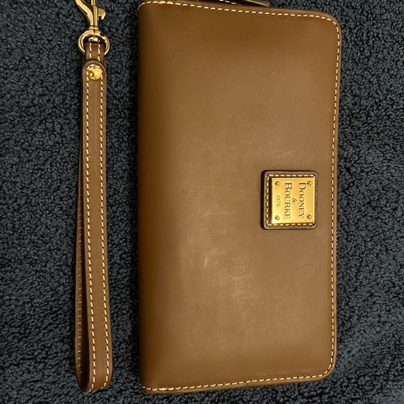 Dooney & Bourke Large Zip Around Wallet - Picture 6 of 6